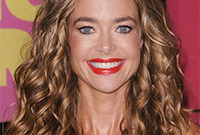How-to-avoid-makeup-overkill-side